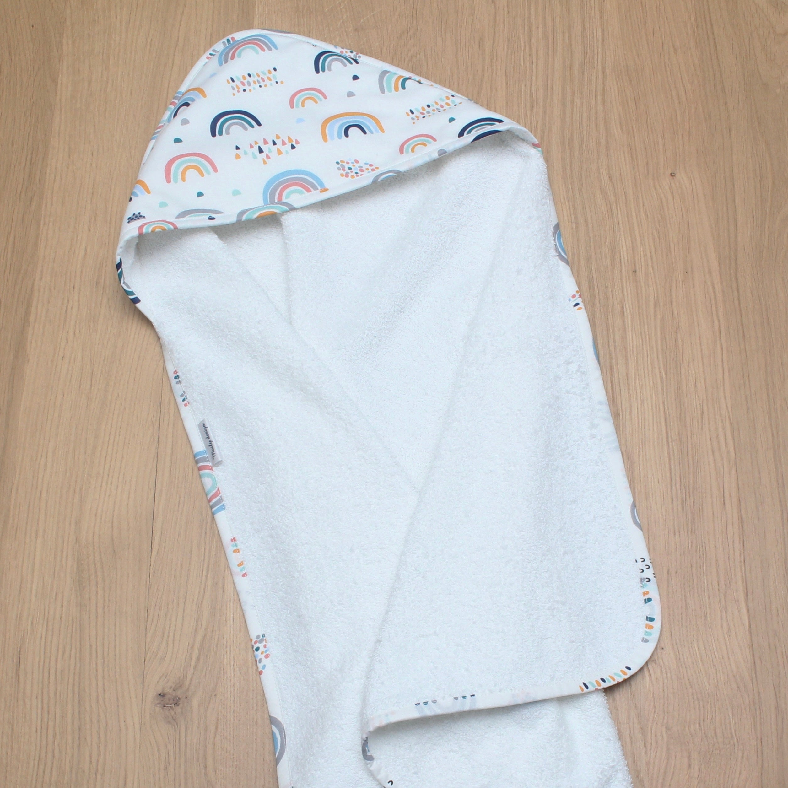 Sortie de bain bébé personnalisable - Thème Arc en ciel