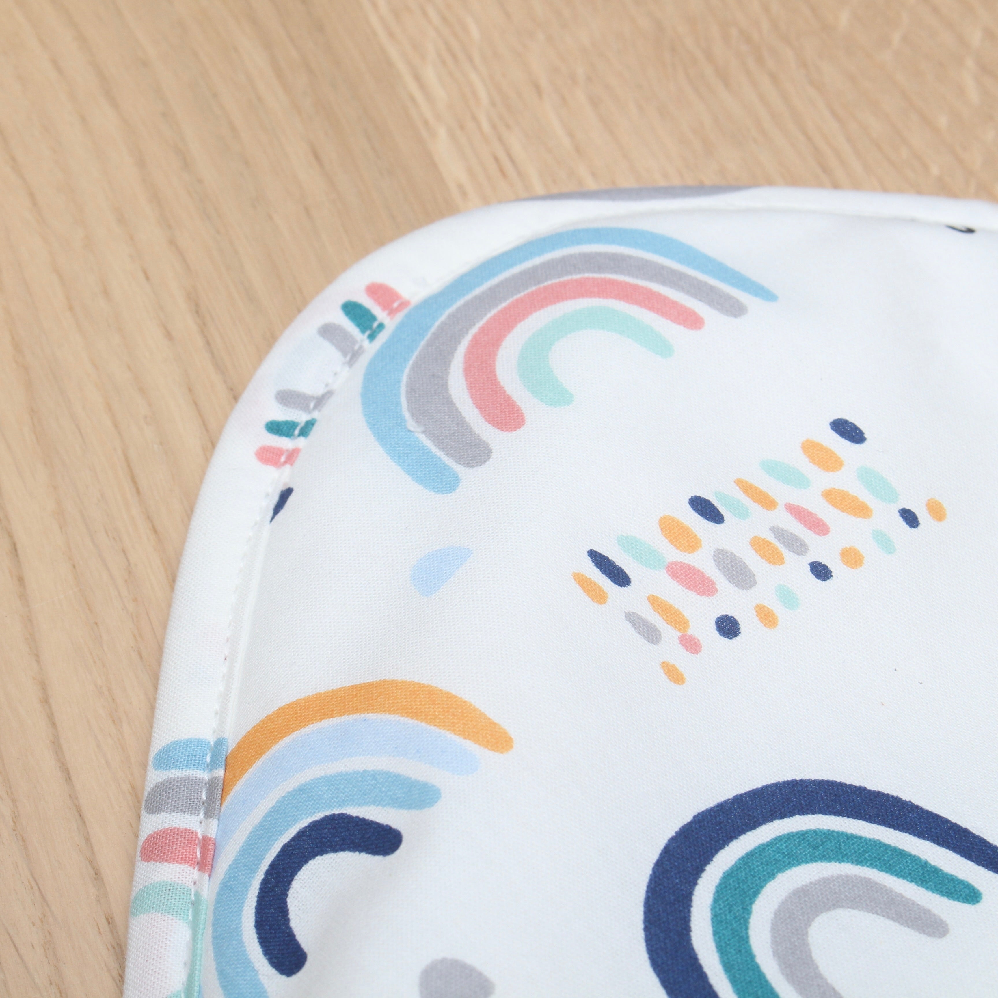 Sortie de bain bébé personnalisable - Thème Arc en ciel