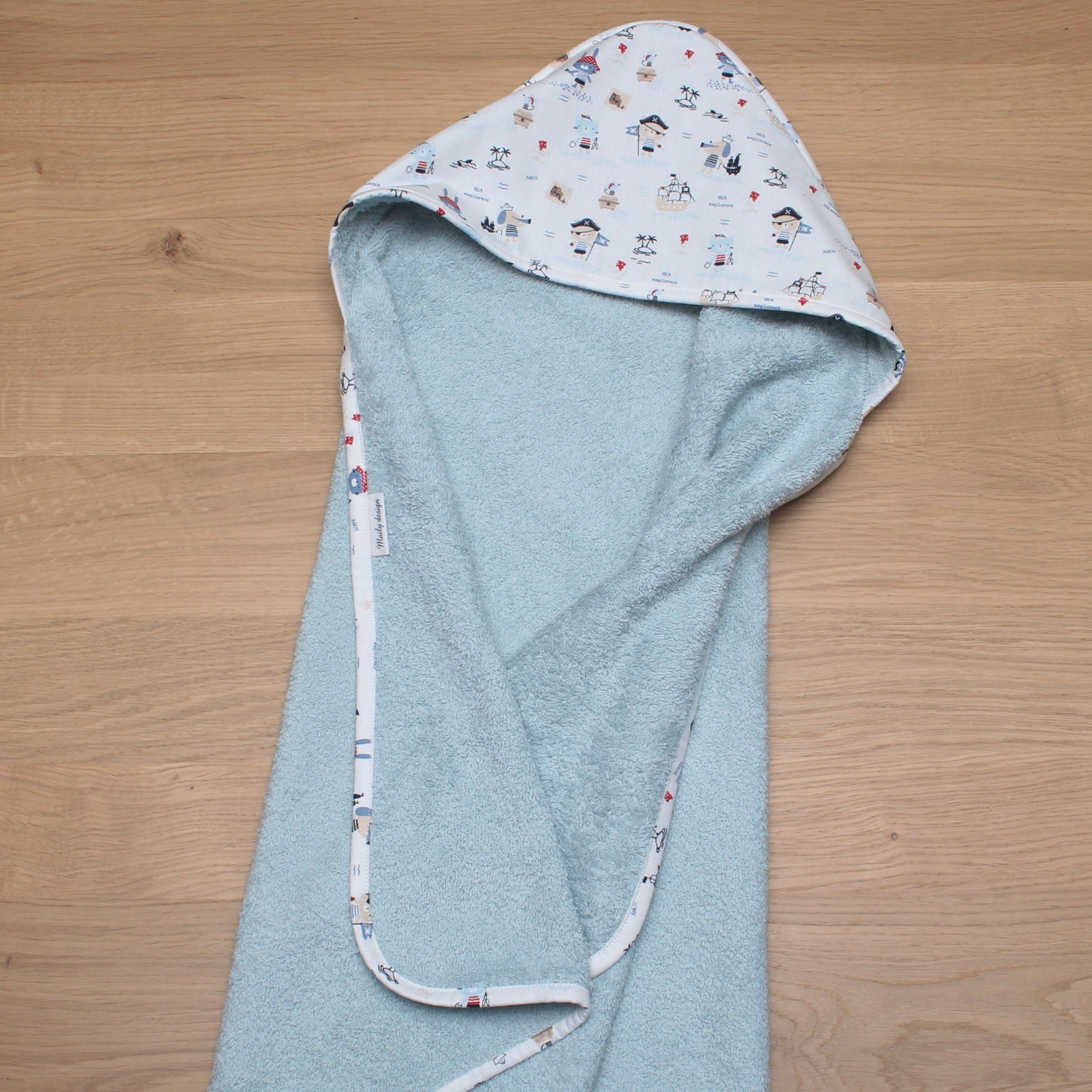 Sortie de bain bébé personnalisée – Thème Petit monde marin
