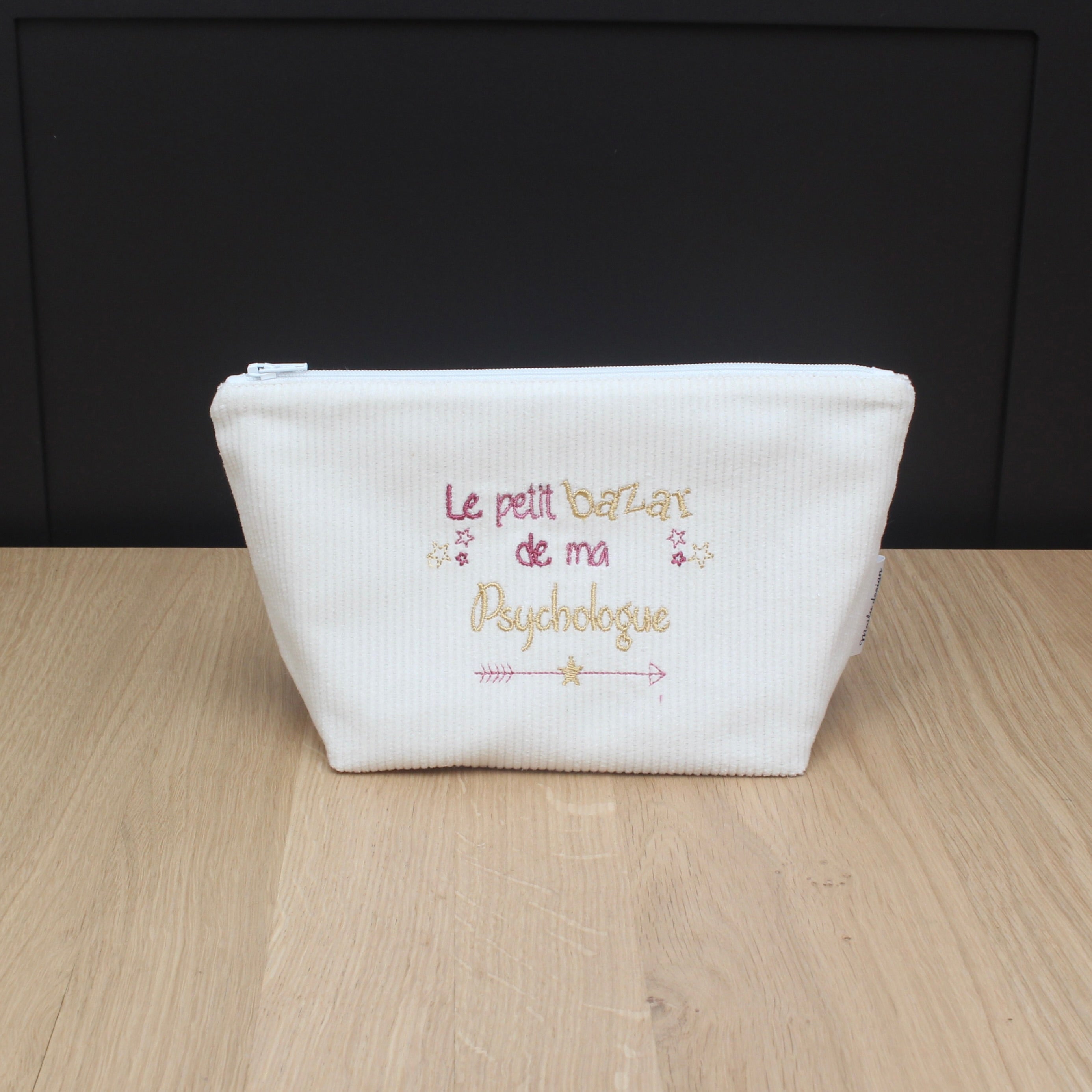Trousse en velours côtelé brodée – "Le petit Bazar de ma Psychologue"
