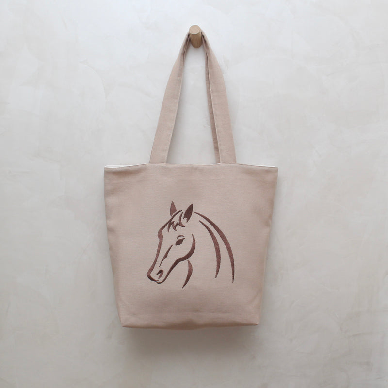 Cabas personnalisée avec une broderie