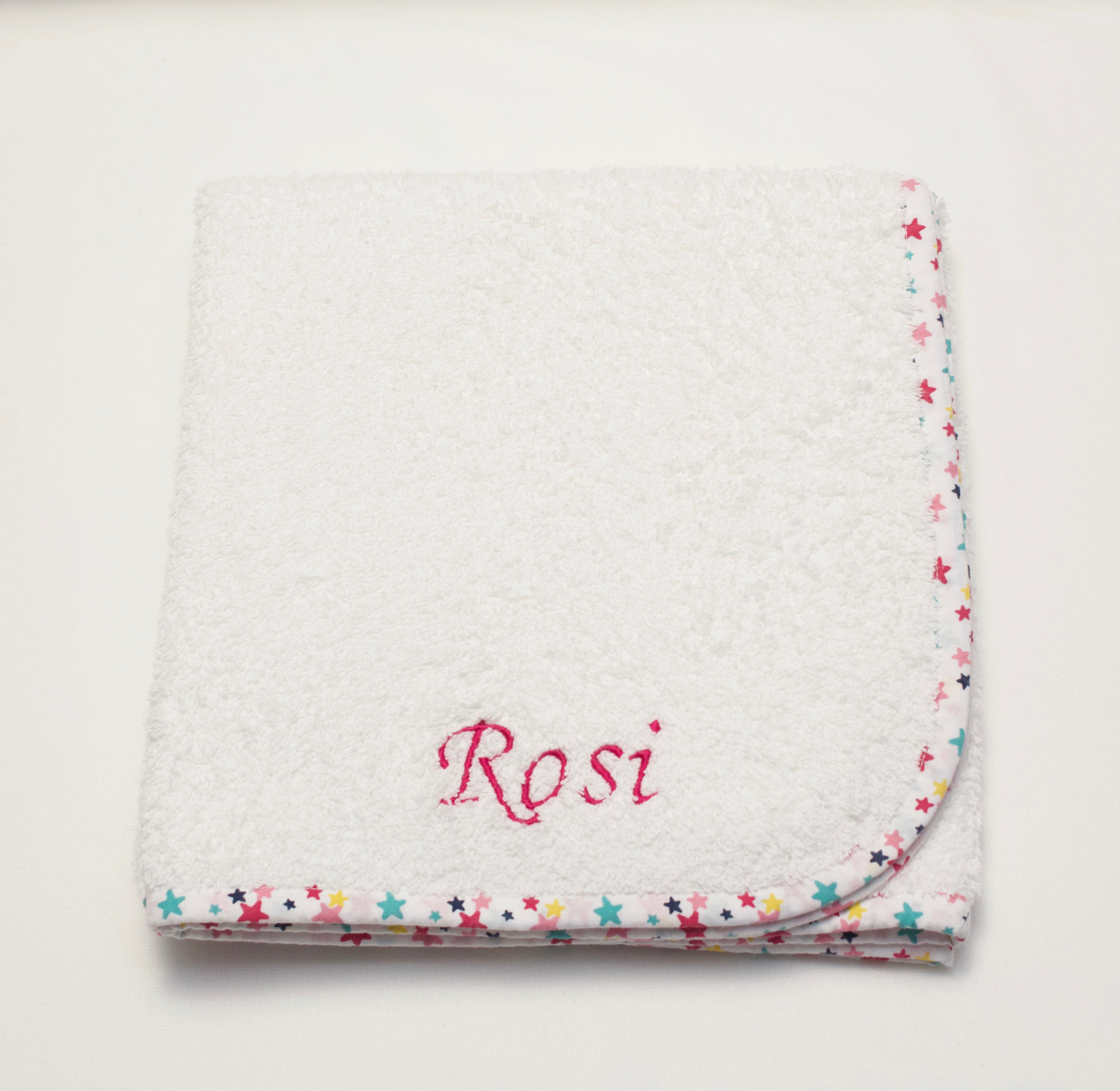 Serviette 55x95cm "Personnalisée" avec une broderie.