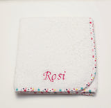 Serviette 55x95cm "Personnalisée" avec une broderie.
